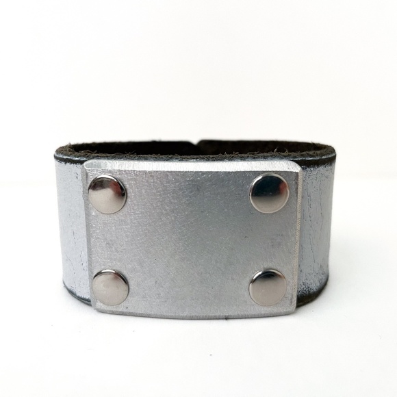 Leather Cuff Bracelet Metal - Picture 1 of 4